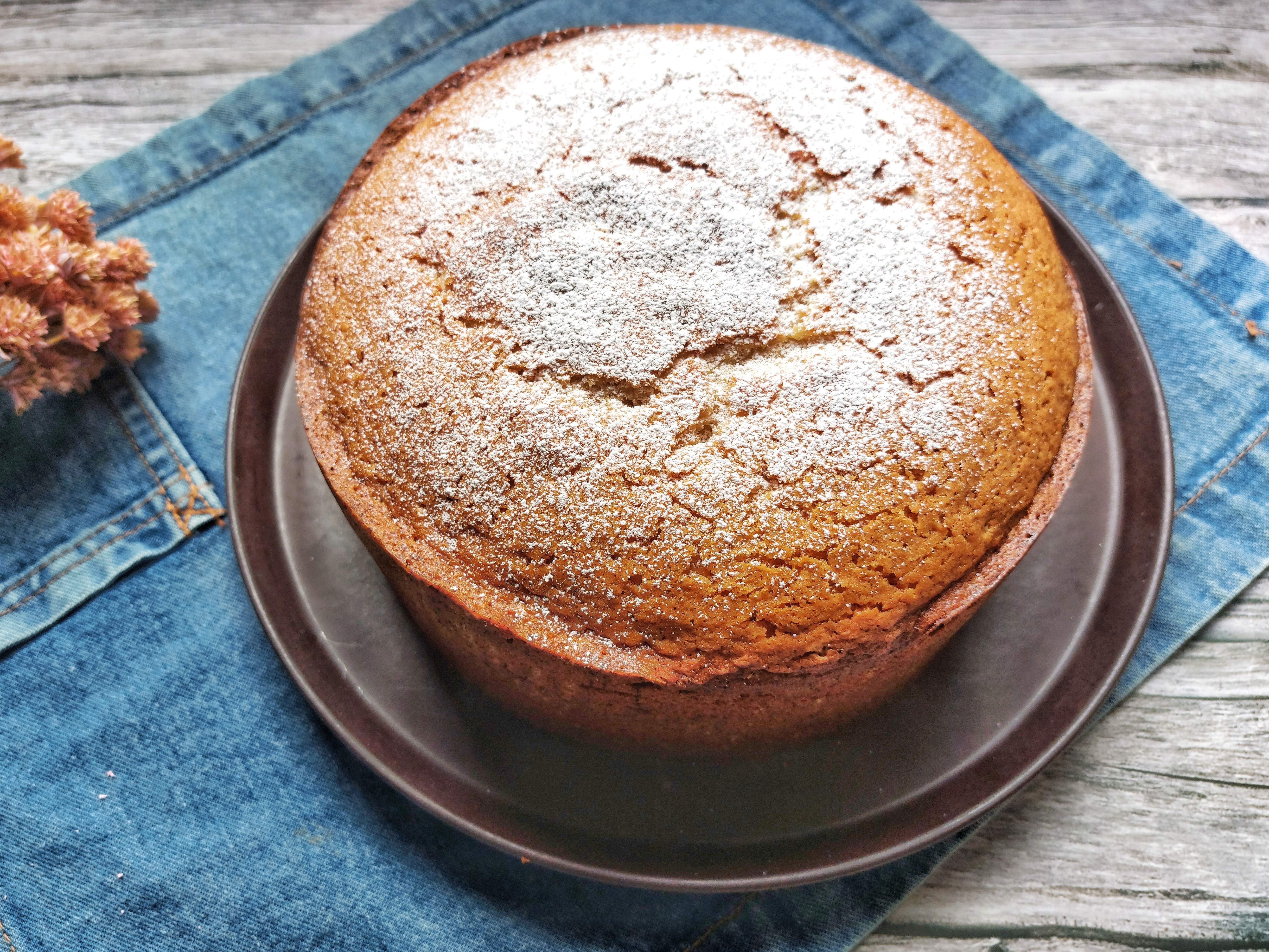 Bolo de trigo simples, muito fofinho e gostoso na batedeira