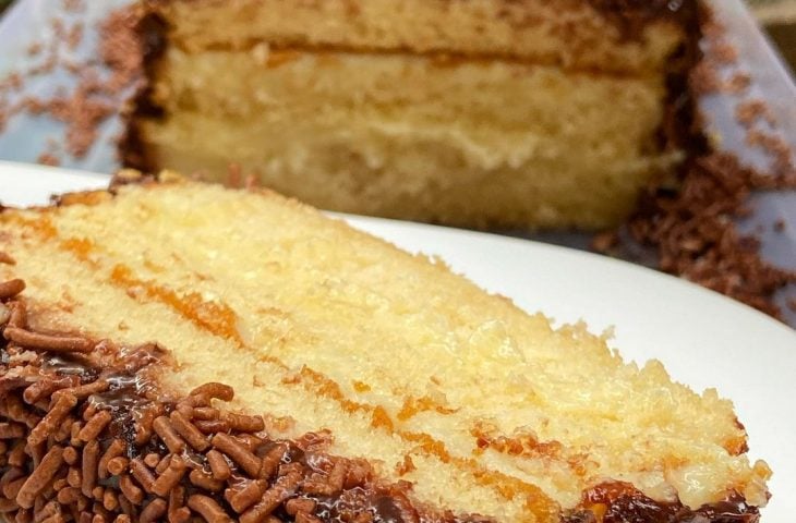 Bolo simples recheado de Ninho