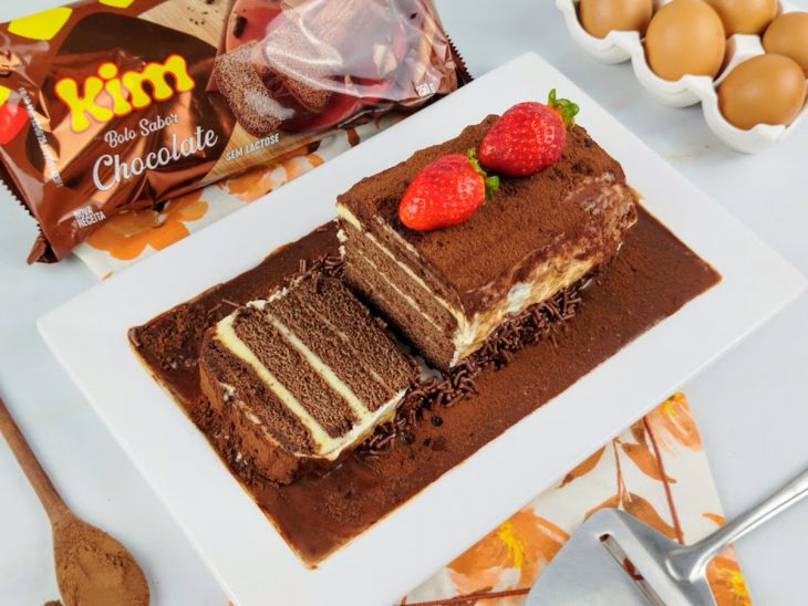 Bolo tiramisú pronto para consumo.