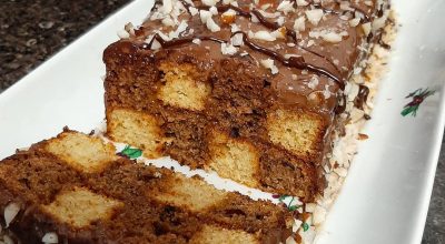 Bolo xadrez com chocolate