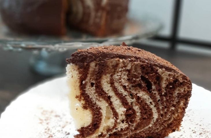 Bolo zebra na panela de pressão elétrica