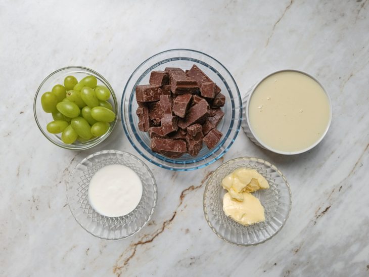 Ingredientes na bancada.