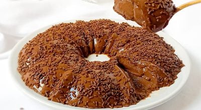 Brigadeirão com gelatina incolor