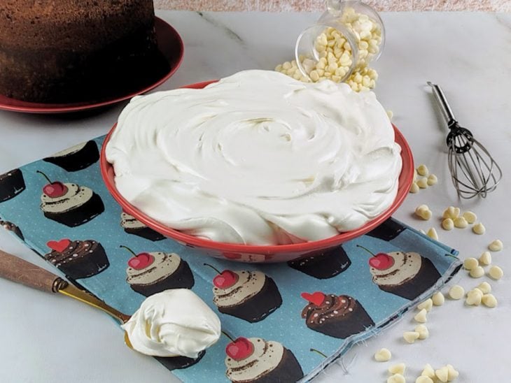 Brigadeiro branco pronto para consumo.