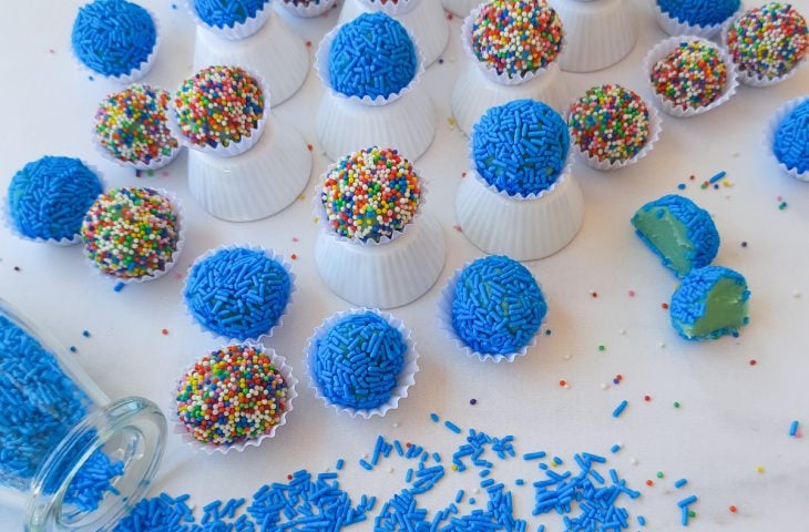 Brigadeiro colorido com gelatina
