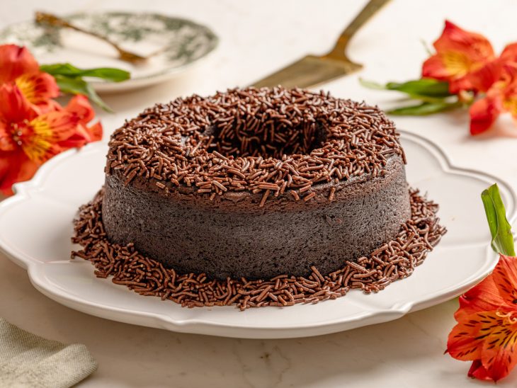 Brigadeiro de forno pronto para consumo.