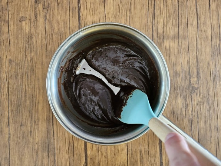 Brigadeiro desgrudando do fundo da panela.