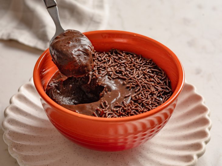 Brigadeiro de panela pronto para consumo