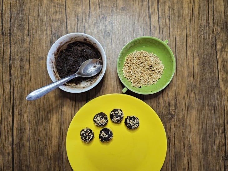 As bolinhas de brigadeiro seno modeladas.