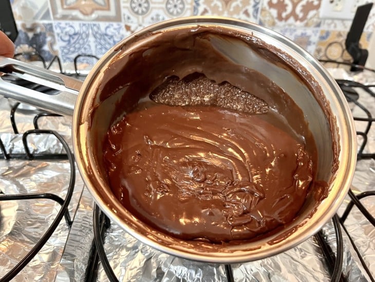 Brigadeiro desgrudando do fundo da panela.