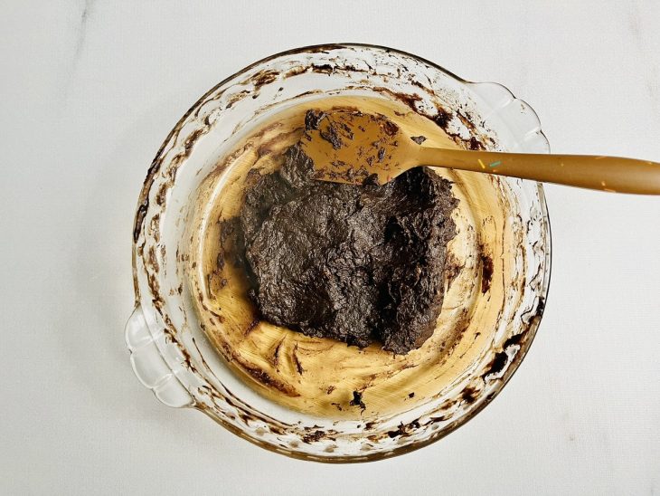 massa de brigadeiro aquecida no microondas no ponto ideal.