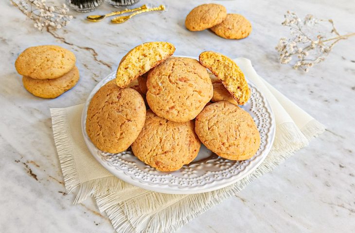 Broa de fubá com queijo