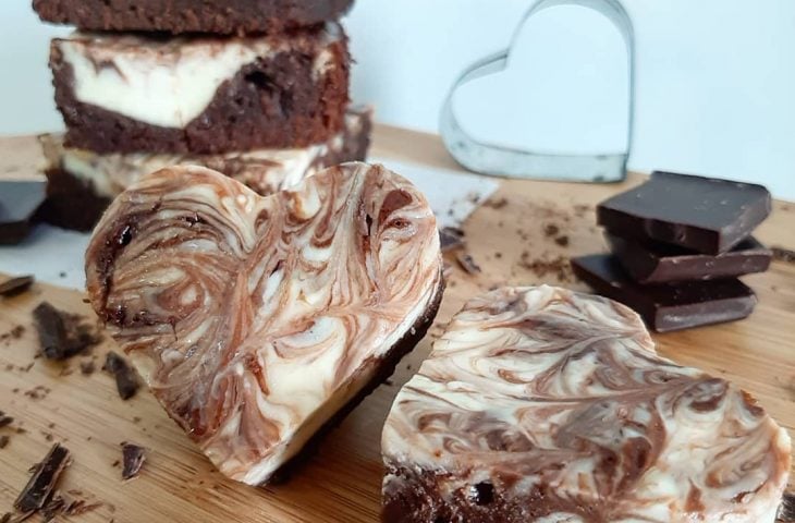 Brownie com cream cheese