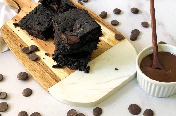 Brownie de abacate e chocolate