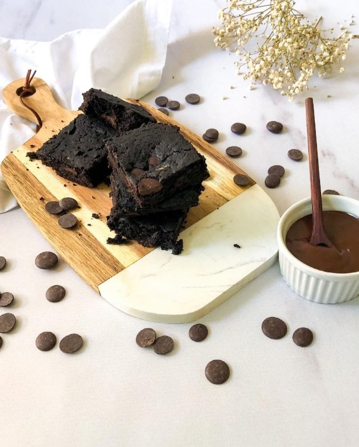 Brownie de abacate e chocolate