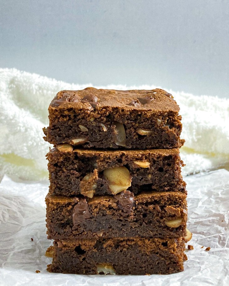 Brownie de aveia com amêndoas