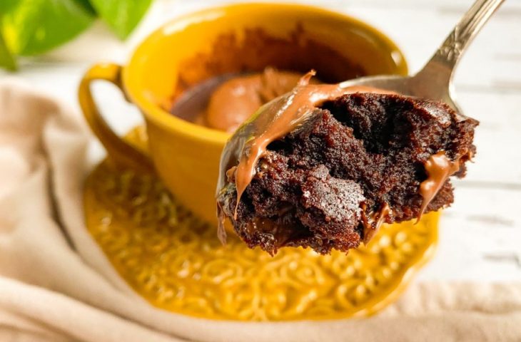 Brownie de caneca fácil e rápido