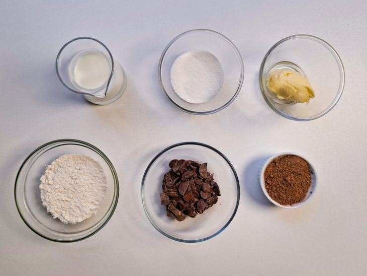 Ingredientes reunidos para o preparo da receita.