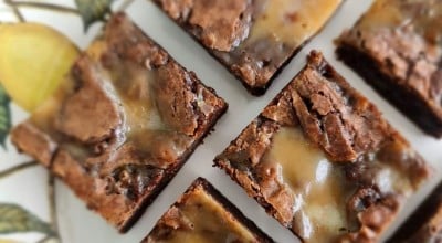 Brownie de caramelo salgado