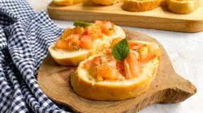 Bruschetta com pão francês