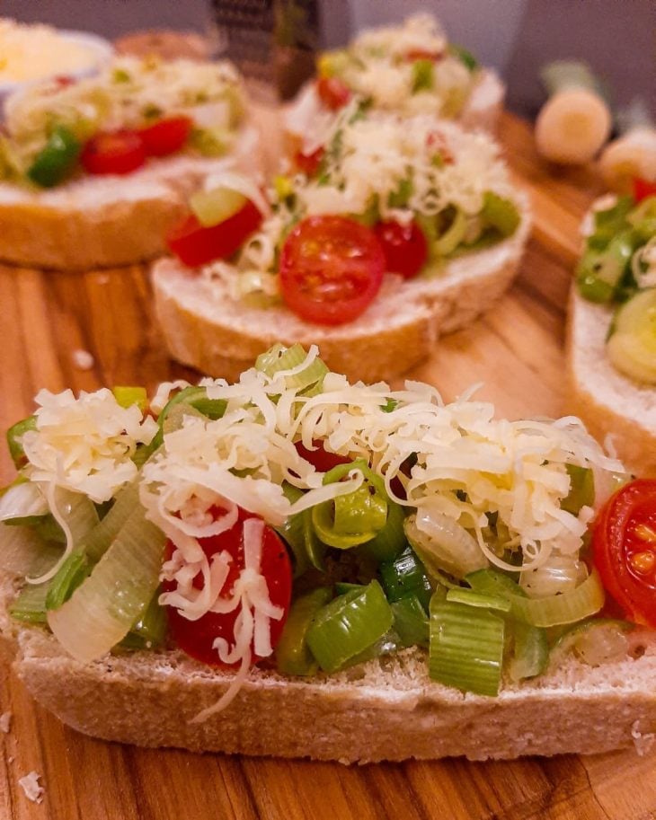 Bruschetta de alho-poró