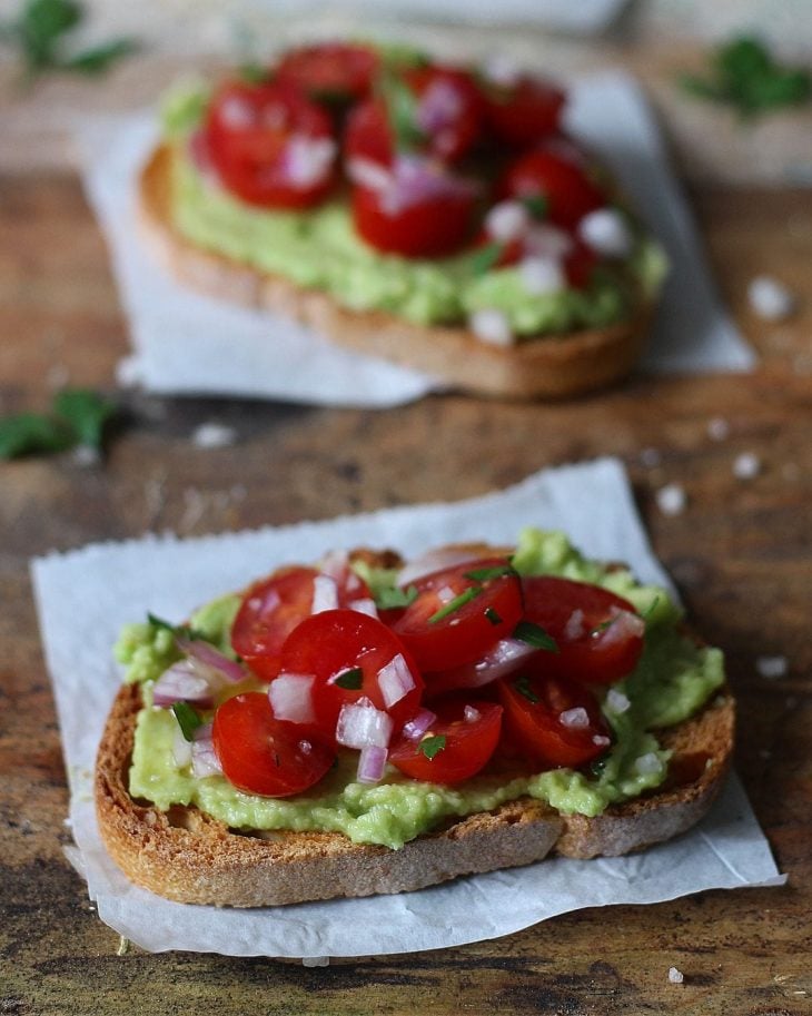 Bruschetta guacamole