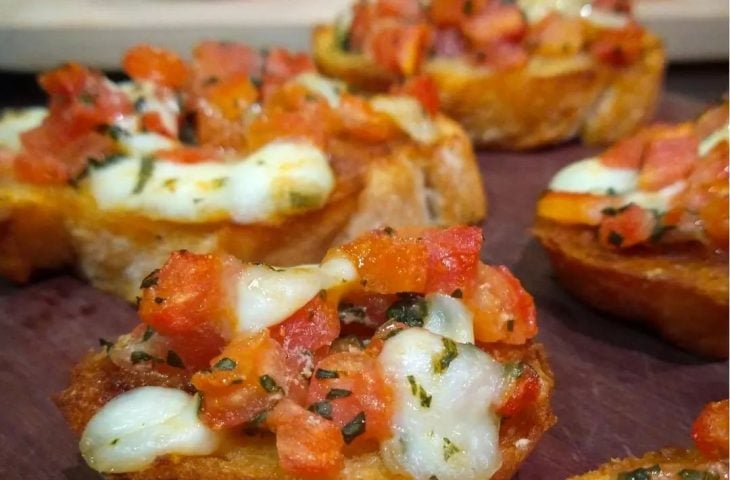 Brusqueta caprese