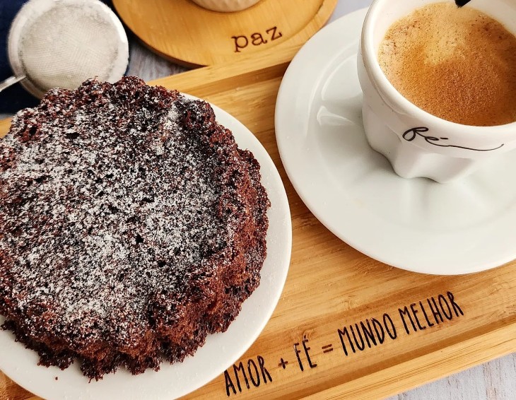 Bundt cake de chocolate e laranja