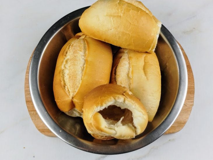 Pães com miolos retirados.