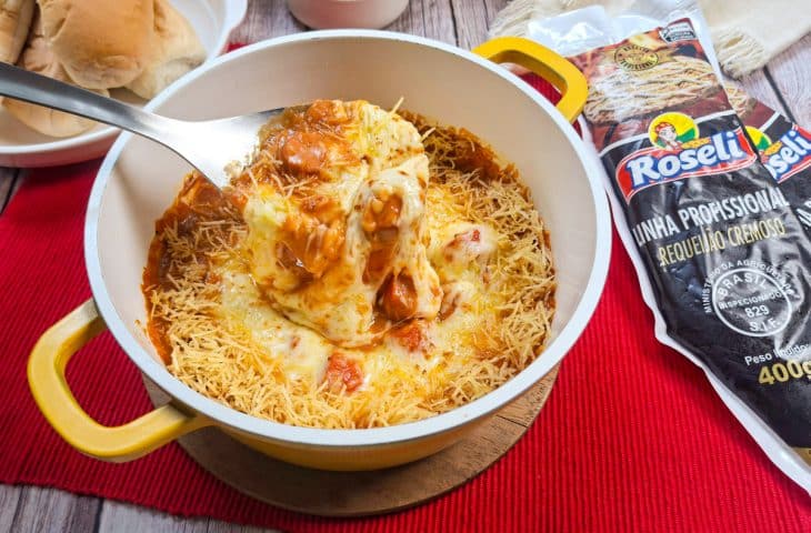Cachorro-quente de forno com requeijão