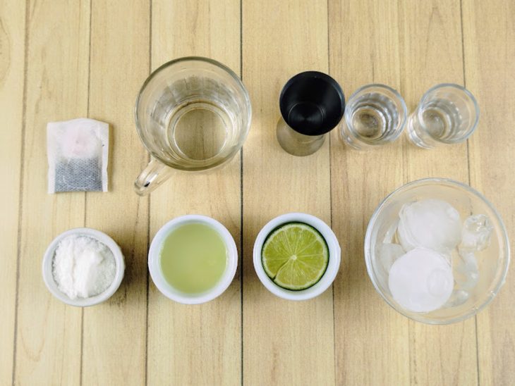 Ingredientes reunidos para o preparo da bebida.