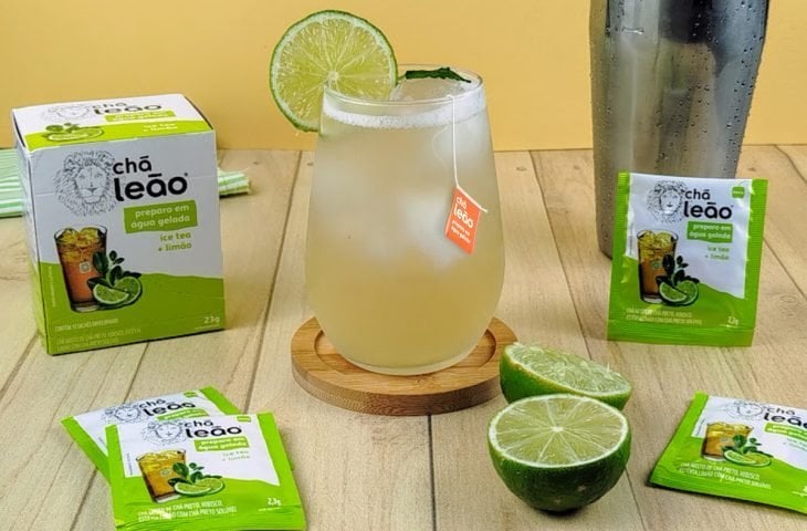 Caipirinha com chá de limão