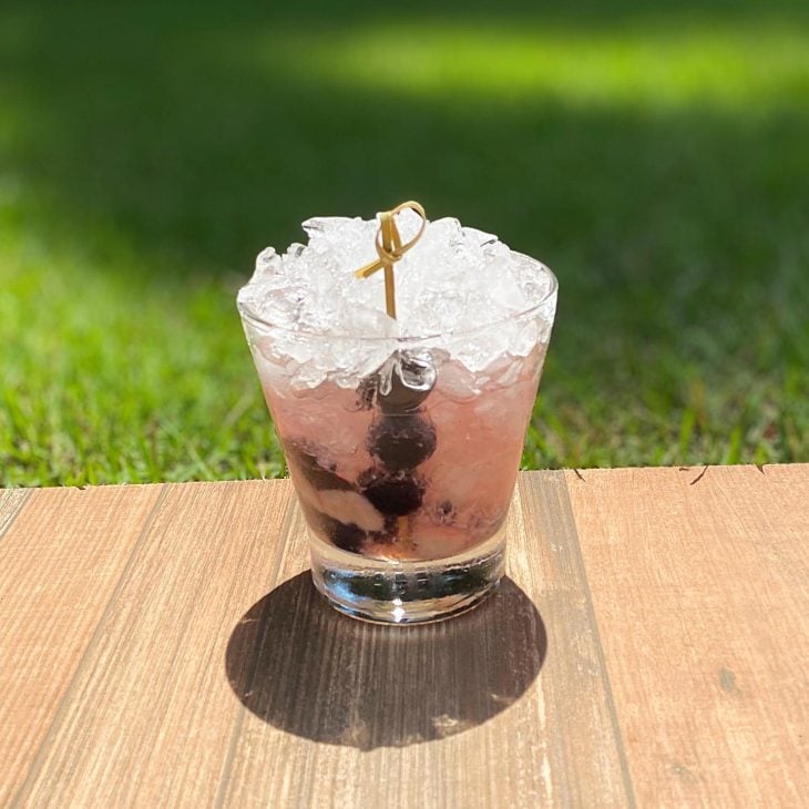 Caipirinha de jabuticaba