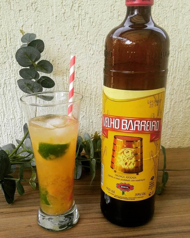 Caipirinha de limão com seriguela