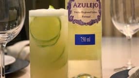Caipirinha de limão com vinho branco