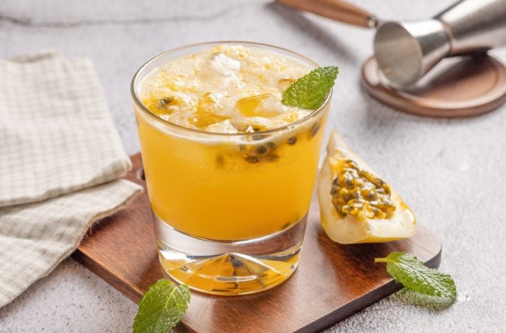 Caipirinha de maracujá