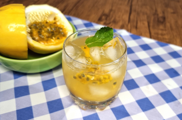 Caipirinha de maracujá