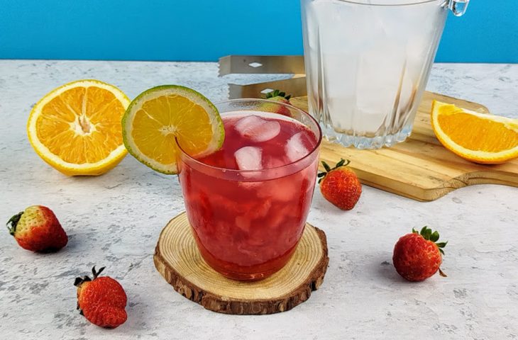 Caipiroska de Morango e Laranja