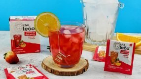 Caipiroska de Morango e Laranja