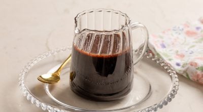 Calda de chocolate para bolo