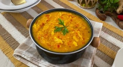 Caldo de abóbora com frango