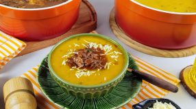 Caldo de abóbora com ragu de costela
