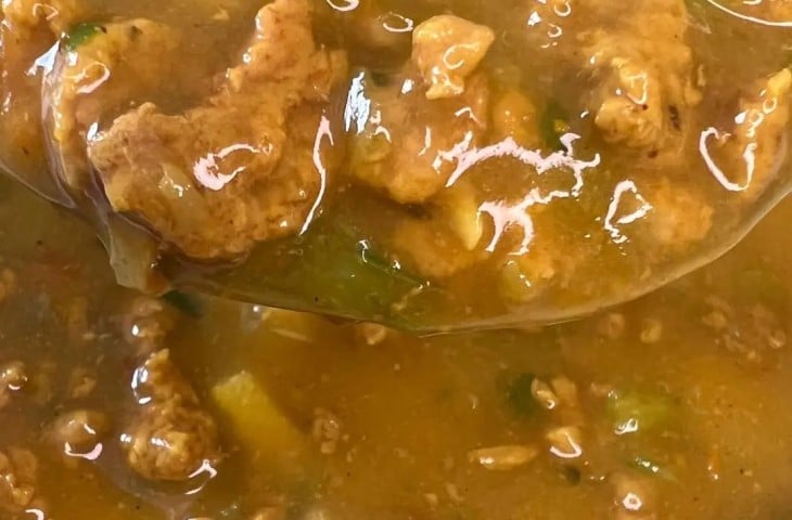 Caldo de carne moída