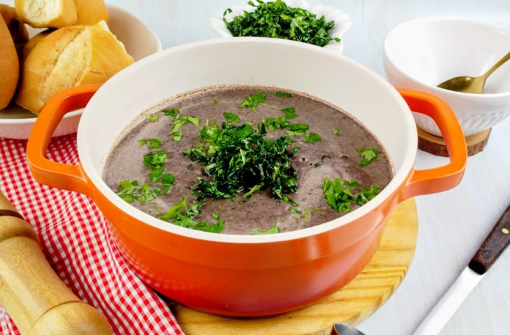 Caldo de feijão simples