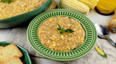 Caldo de frango com milho