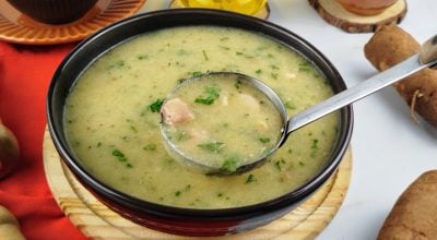 Caldo de mandioca fácil e rápido