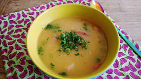 Caldo de mandioca simples com bacon