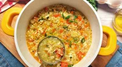 7 receitas de caldo verde com mandioca que vão aquecer o seu paladar