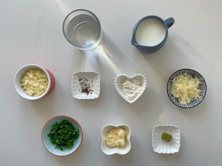 Ingredientes reunidos na bancada.