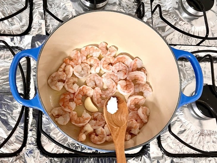 Camarão ao molho branco gratinado com batata - Passo a Passo